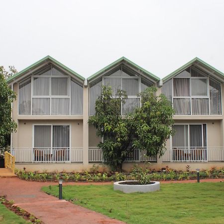 Mango Leaf Lake Resort Malkhed 외부 사진