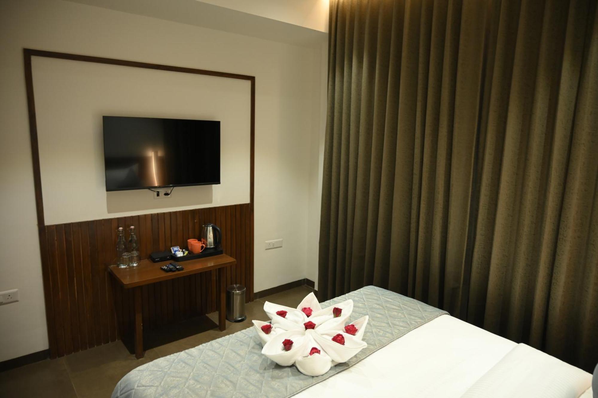 Mango Leaf Lake Resort Malkhed 외부 사진